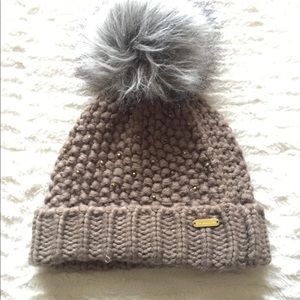 Steve Madden FUN Pom Pom hat 🎩⭐️⭐️⭐️⭐️⭐️